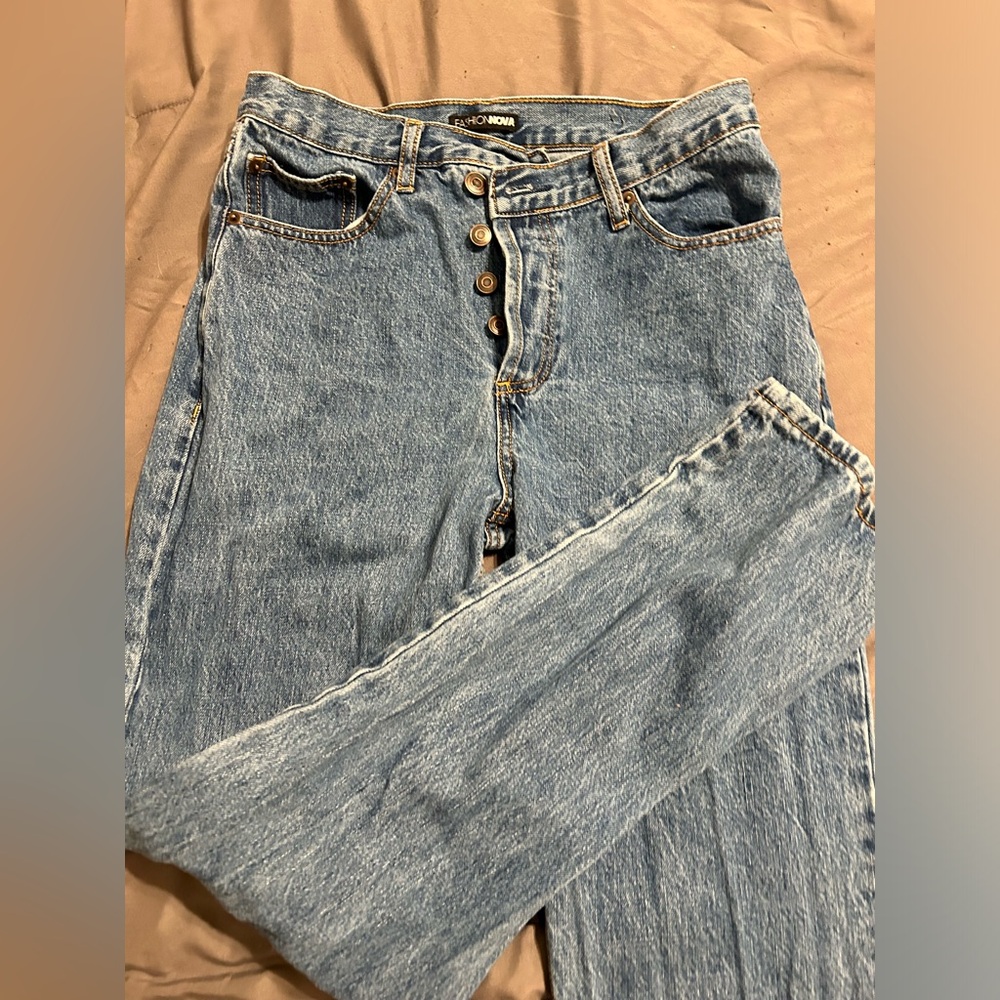 Fashion nova size 3 jeans never worn